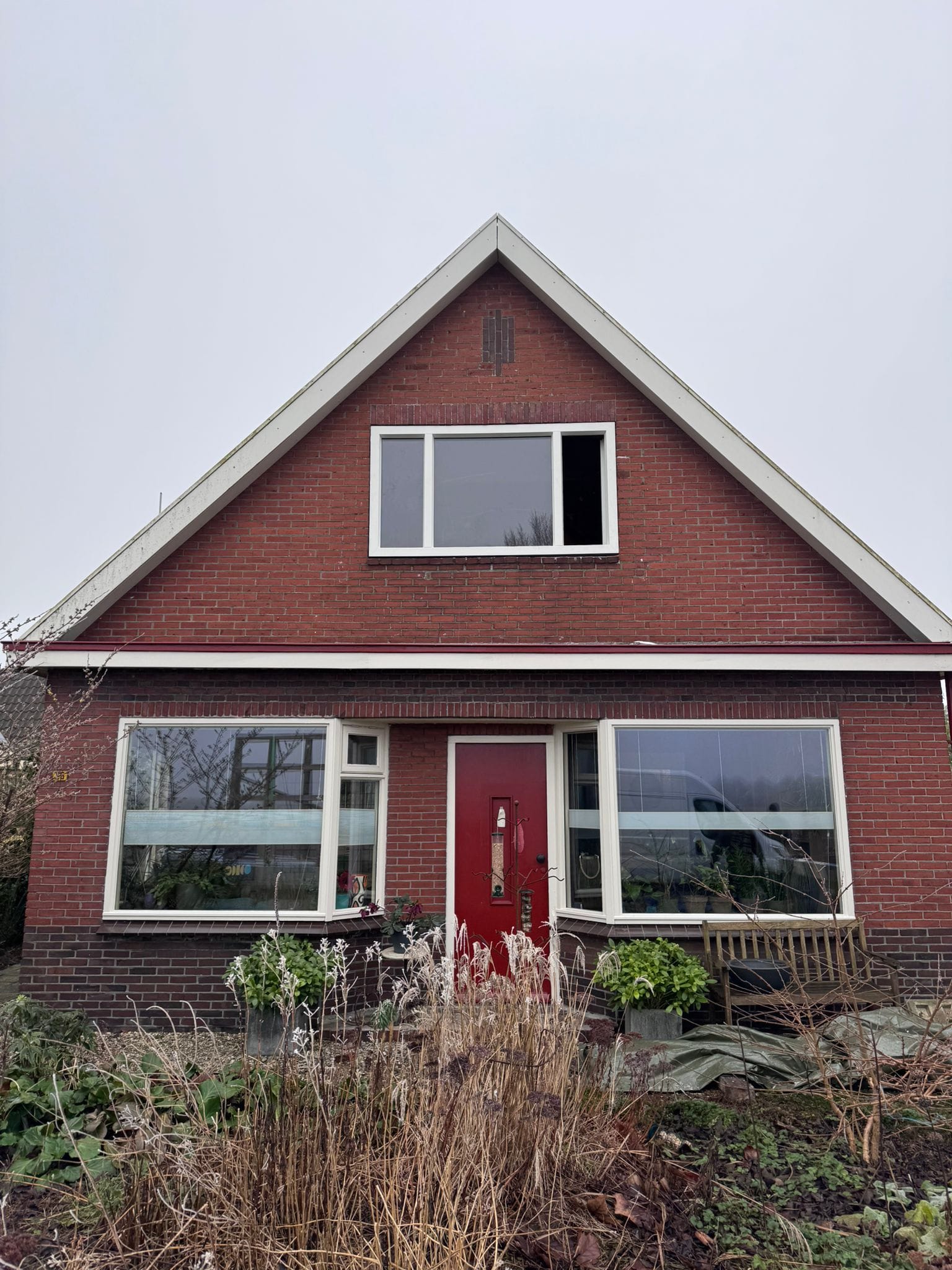 Opgeleverd project met nieuwe kunststof kozijnen en voordeur