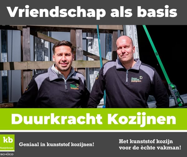 Romin Ahmadi en Michael van Oostveen — eigenaren van Duurkracht Kozijnen — in werkkleding voor hun werkplaats in Hengelo. Onderschrift: 'Vriendschap als basis'.